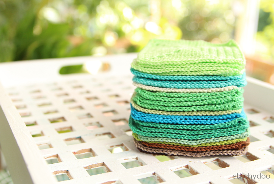 gehäkelte Quadrate für eine Häkeldecke | solid squares for a crochet blanket