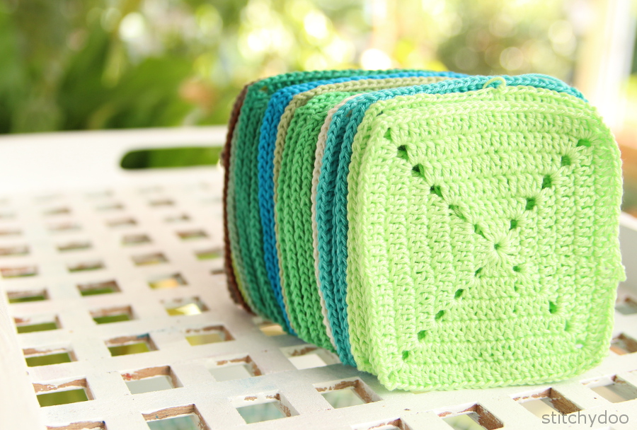 Einfarbige Quadrate für eine Häkeldecke | solid squares for a crochet blanket