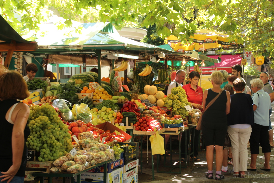 Omis {Kroatien - Adria - Dalmatien} - Markt - Gemüse und Obst