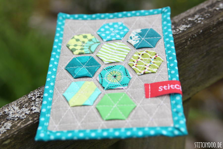 stitchydoo: Stoffkartentausch | Meine Patchworkkarten im Mai - Modern Hexies