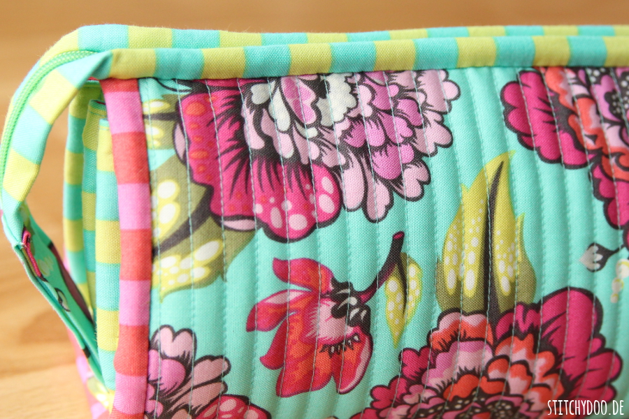 stitchydoo: Sew Together Bag aus knalligen Tula Pink Stoffen