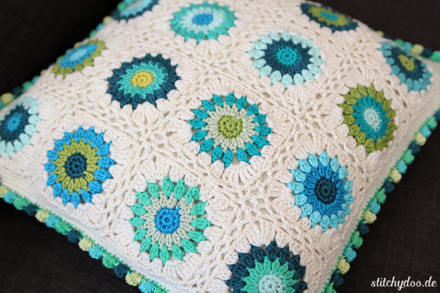 stitchydoo: Häkelkissen aus Rosie Posie Granny Squares