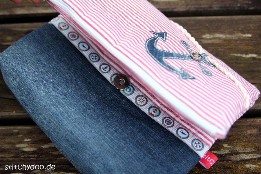 stitchydoo: Taschenspieler 3 Kosmetiktasche - Jeansrecycling - maritim mit Ankerapplikation