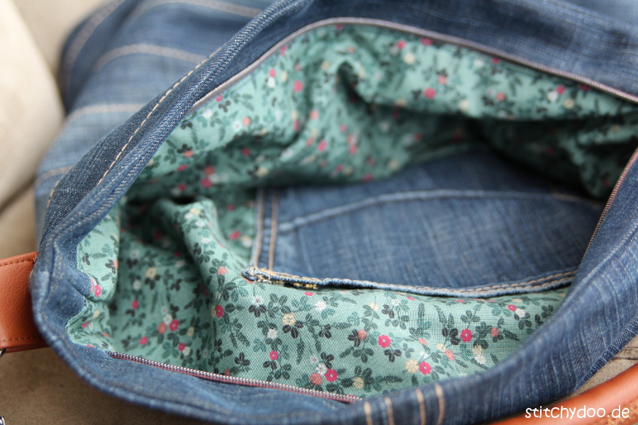 stitchydoo: Upcycling-Tasche Chobe | Jeans-Recycling par ex­cel­lence