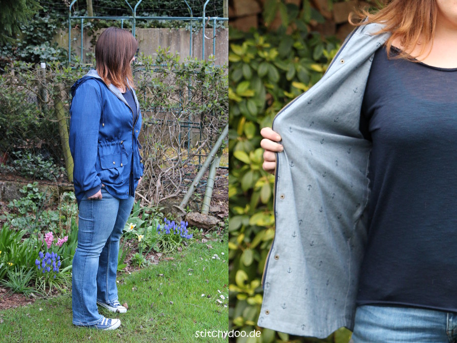 stitchydoo: Wind & Wetter Parka aus blauem Tencel-Chambray in Jeansblau - Innenstoff Baumwoll-Chambray in Grau mit Ankern