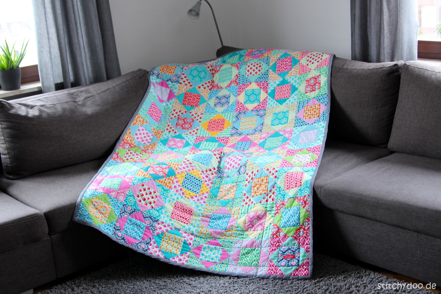 stitchydoo: Economy Block Quilt | Eine kunterbunte Patchworkdecke