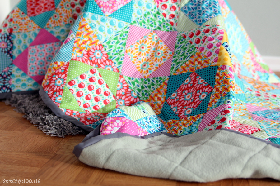 stitchydoo: Economy Block Quilt | Eine kunterbunte Patchworkdecke