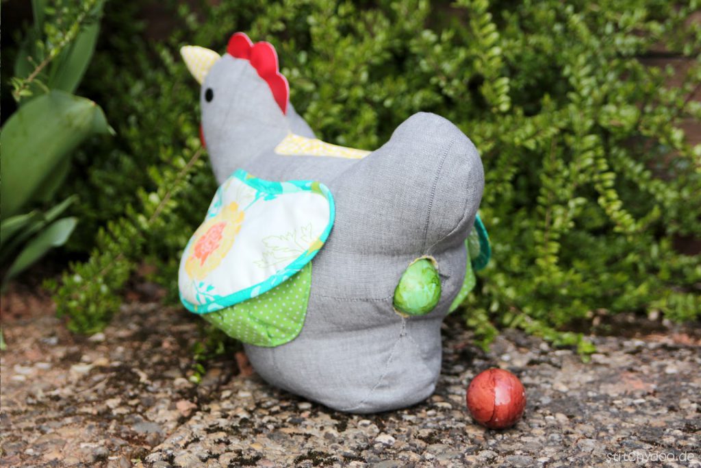 stitchydoo: Eierhenne Hennriette - Ein Huhn mit praktischer Eierlegefunktion