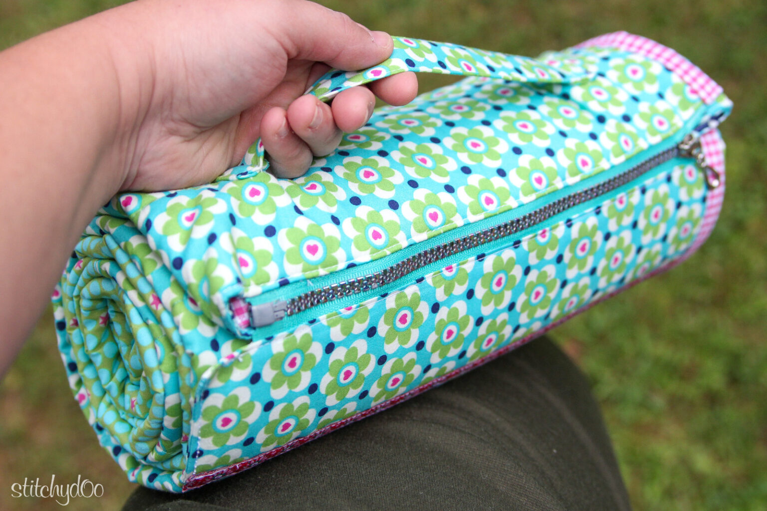 Liegewiese von Klasse-Kleckse in der Version bunte Patchworkdecke als