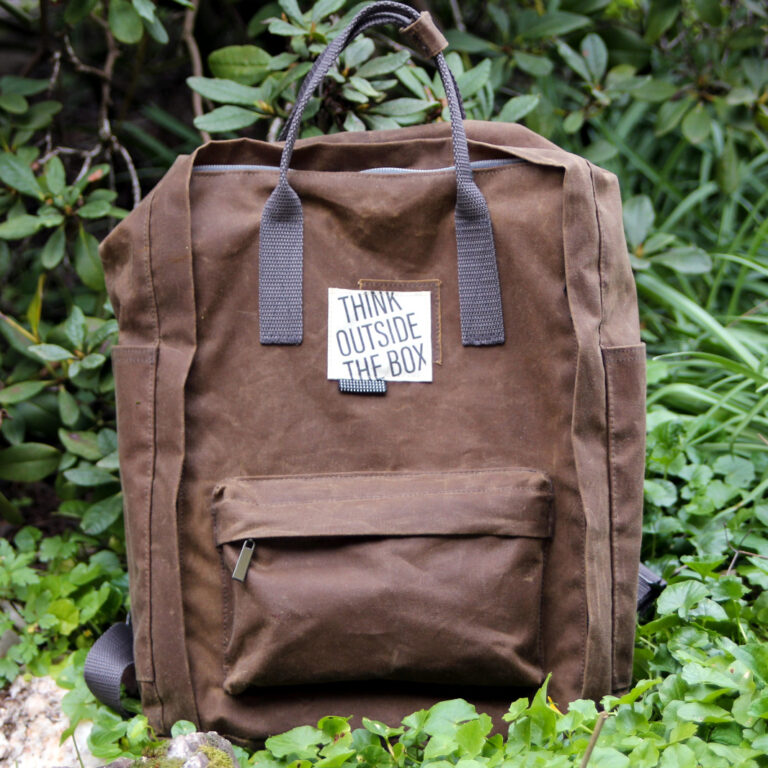 Der andere Rucksack aus braunem Oilskin Heavy